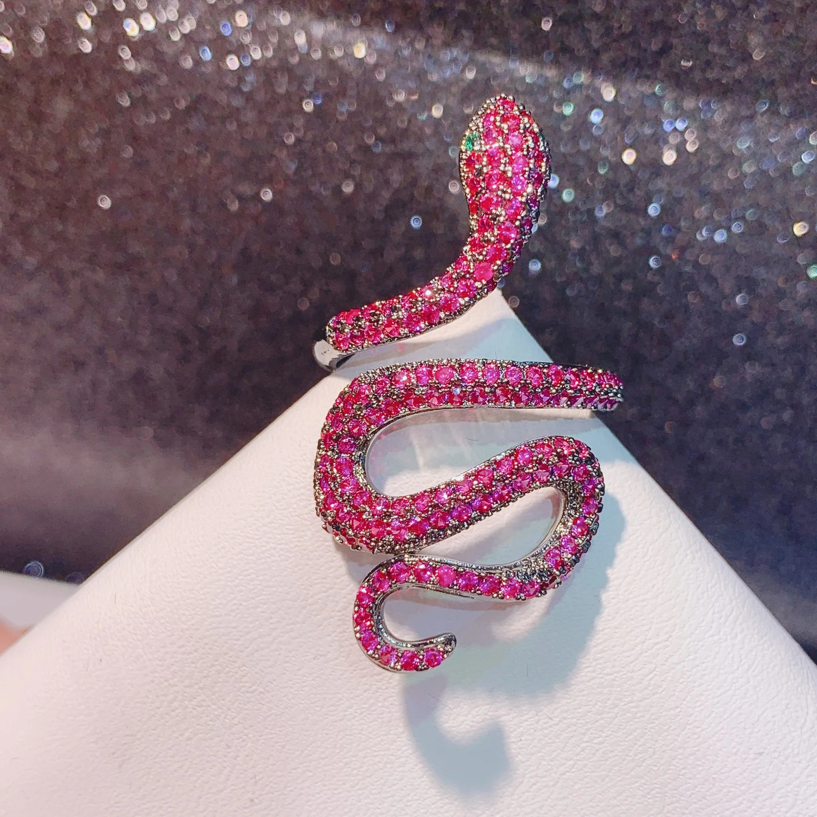 Fashion Adjustment Green Snake Ring for Women 250220