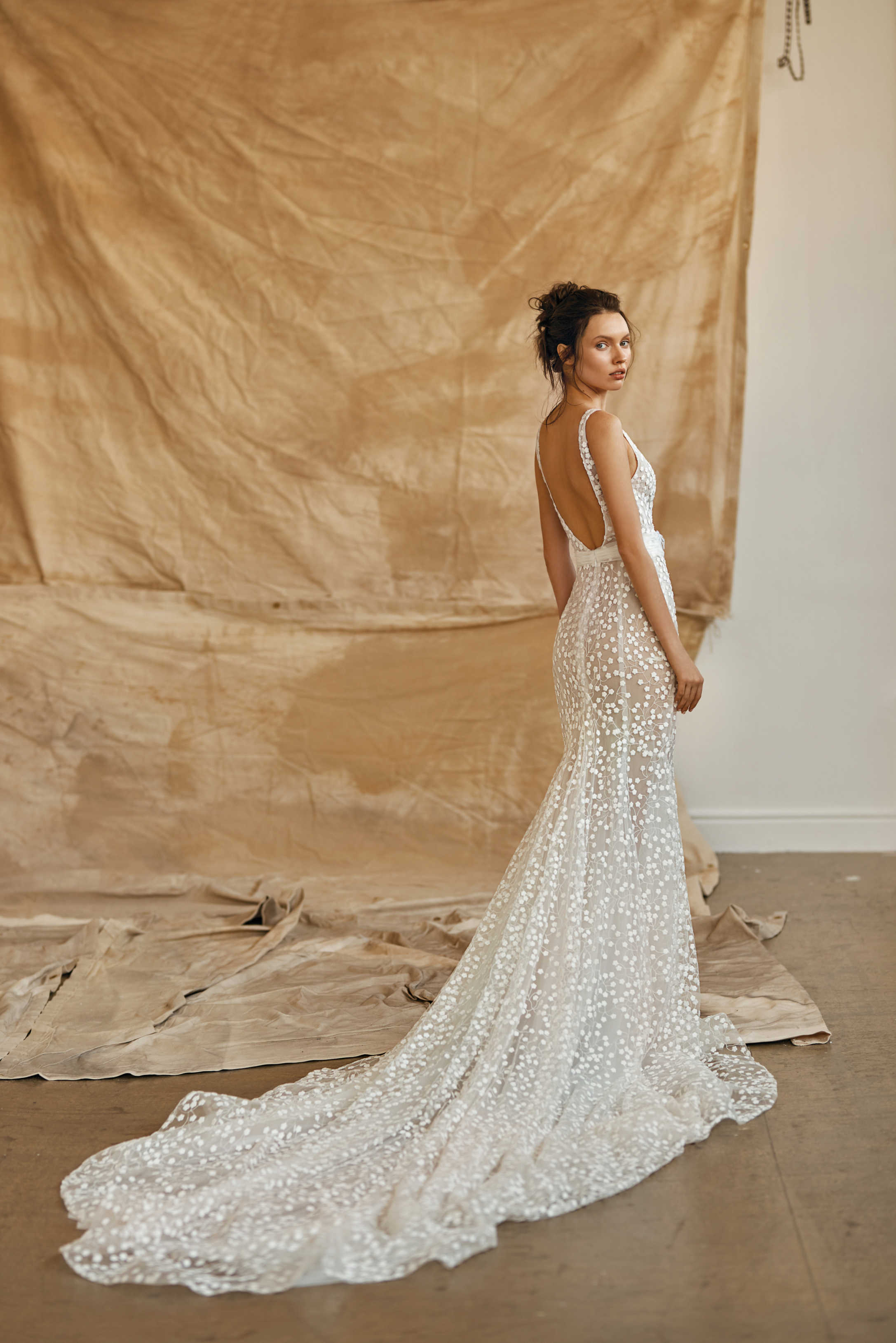 Summer Beach Mermaid Wedding Dresses Sexy Backless V Neck Appliques Bridal Gowns Dress Customized Pleats Vestio De Novia