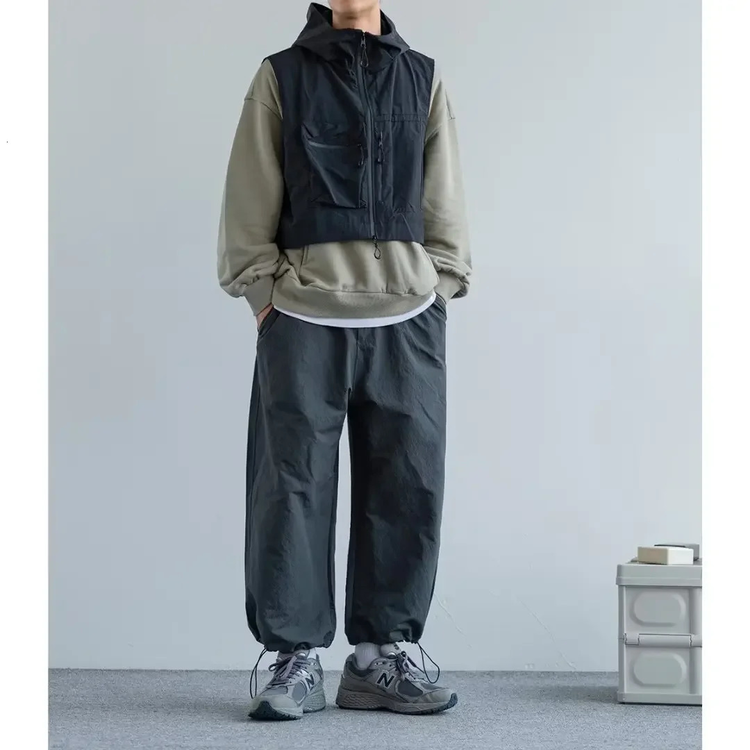 Cityboy Japanese Style Cropped Vest Jacket Mens American Style Summer Thin Hooded Functional Multi-pocket Vest Casual Scene 250219