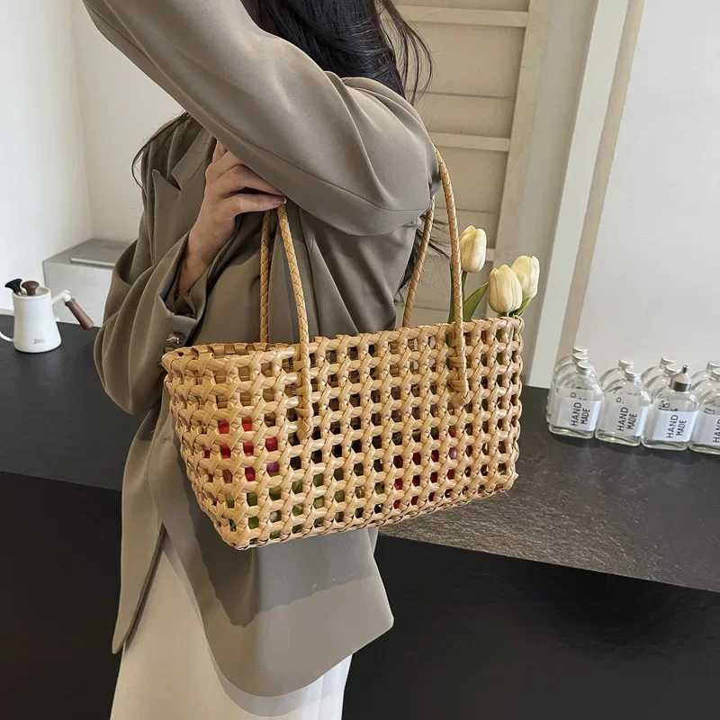 LEFTSIDE Mini Solid Color Woven Womens Handbag 2024 Fashion Summer Shoulder Bag Simple Handbag Hollow Beach Bag Z250219