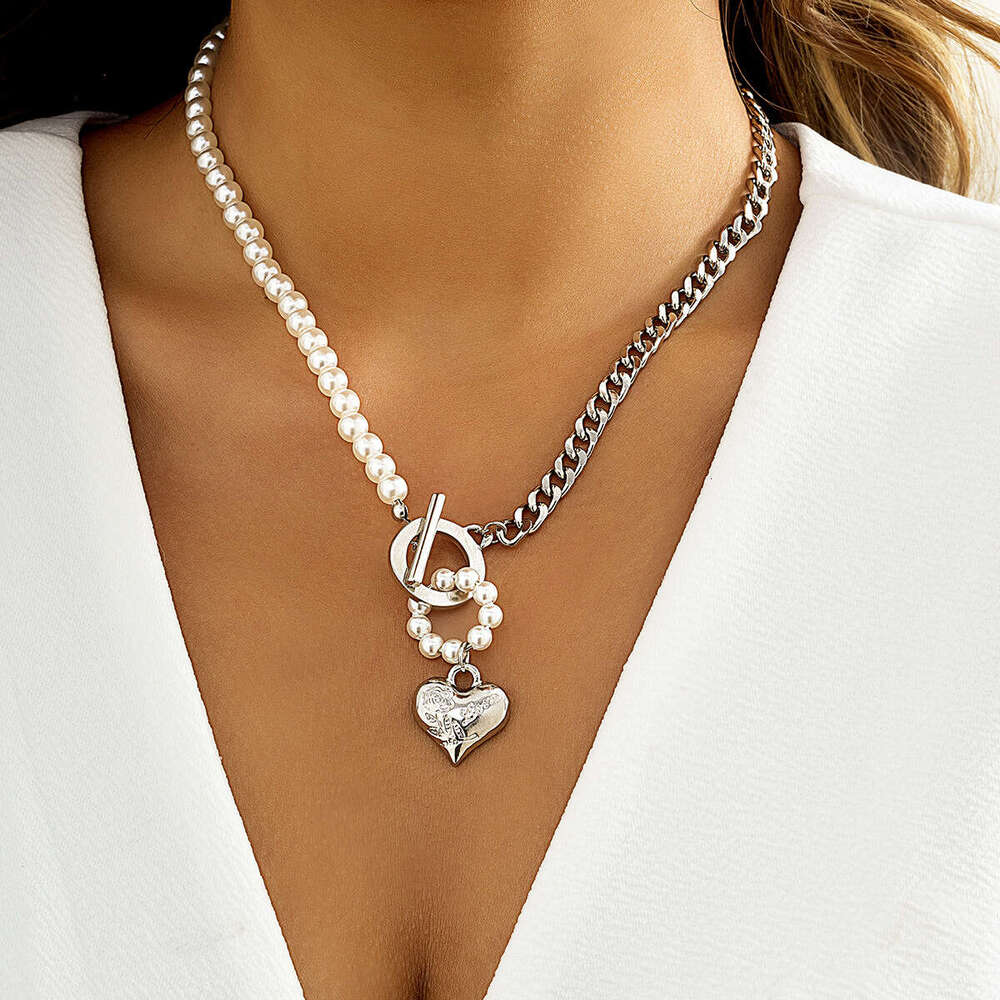 Imitation pearl OT buckle splicing personalized collarbone with simple geometric heart asymmetric metal necklace