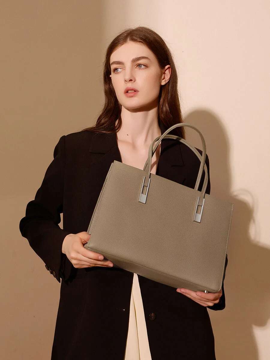 Genuine Leather Bag Trend New Large Capacity Top Layer Cowhide Women's Handbag Shoulder Crossbody Styg Business Bag