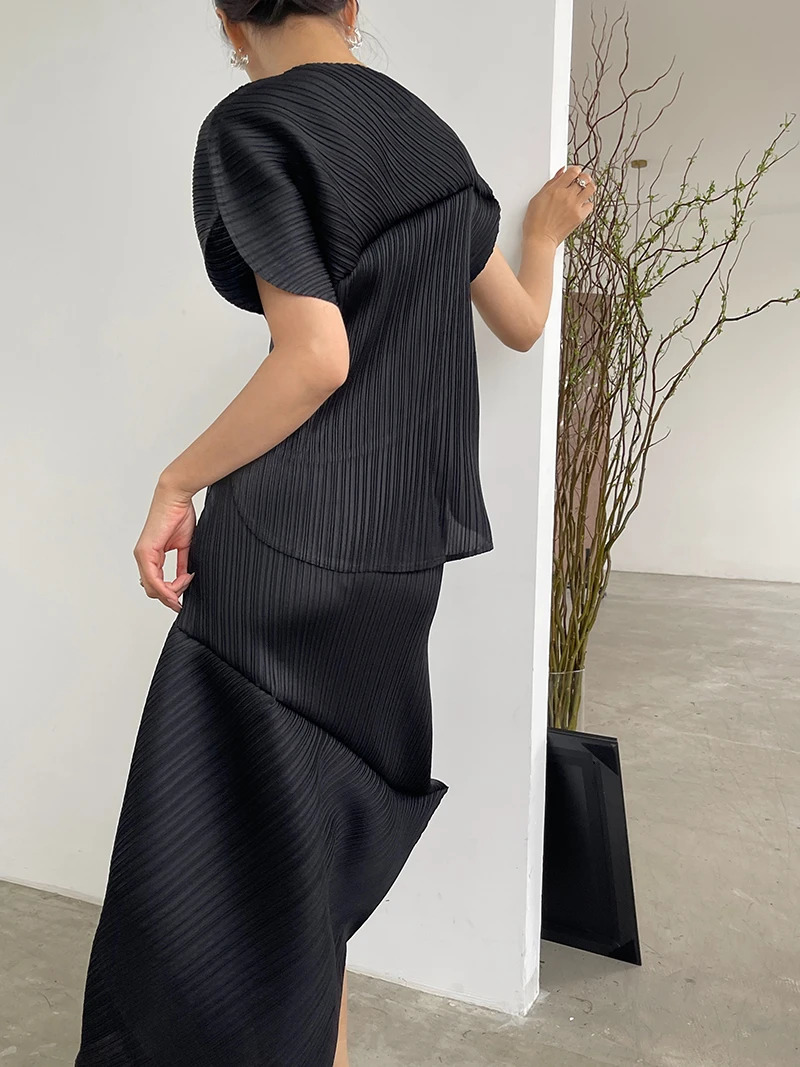 Miyake Pleats Arc Irregular Two Piece Sets Pleated Skirts Short Sleeved Top Women Summer Fashion Causal Suits 250220