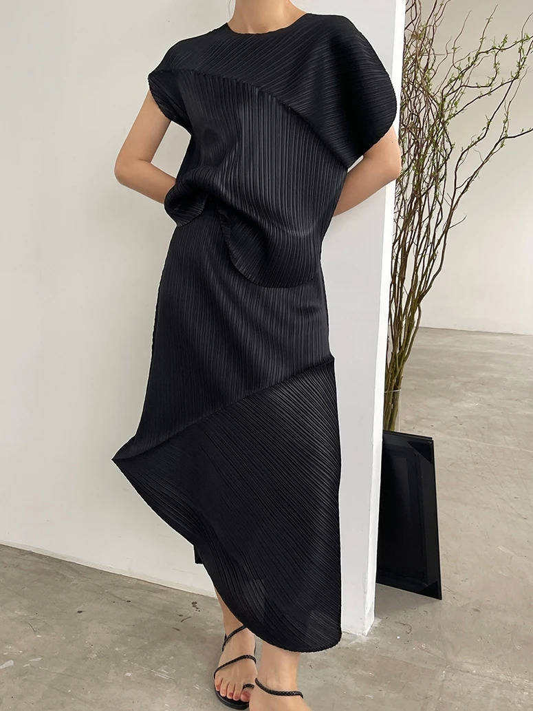 Miyake Pleats Arc Irregular Two Piece Sets Pleated Skirts Short Sleeved Top Women Summer Fashion Causal Suits 250220