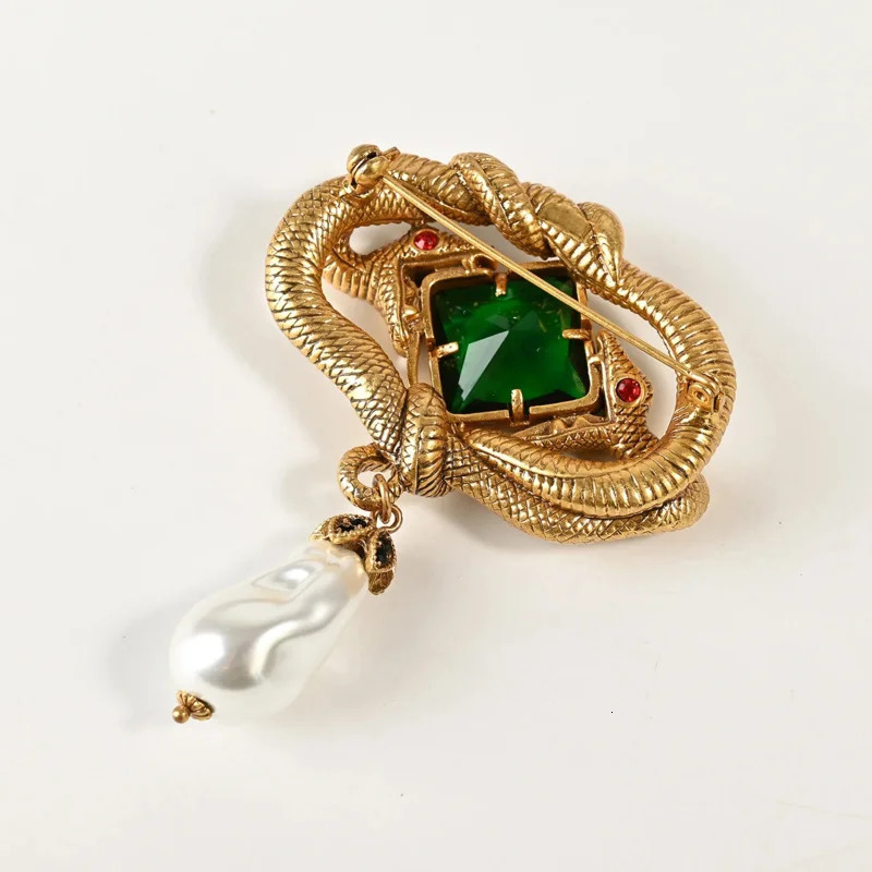 European and American fashion trend Double headed Spirit snake Pearl brooch for women 250220
