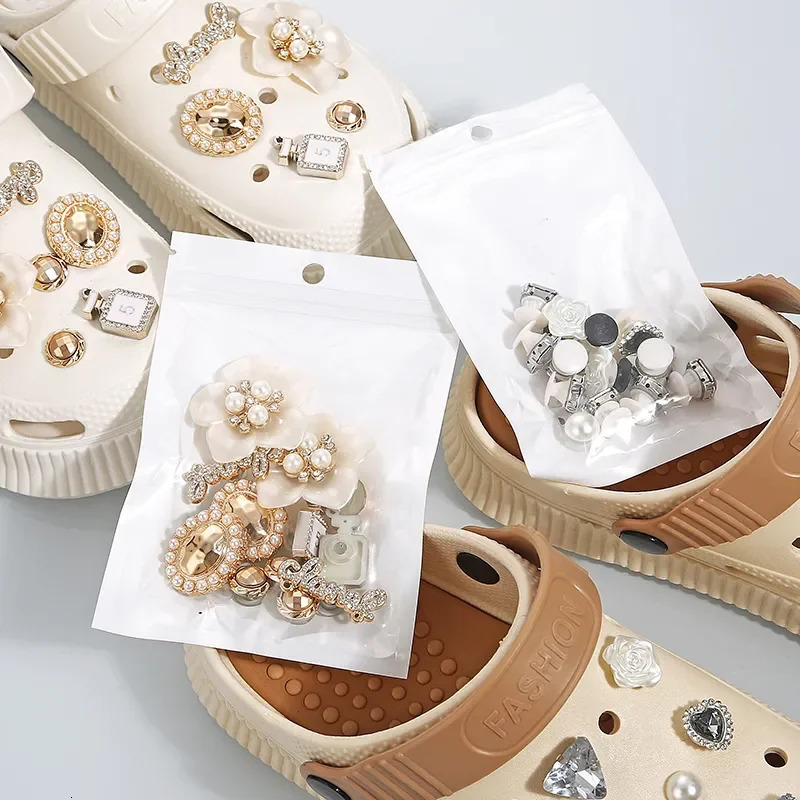 Fashion Set Hole Shoe Charms Accessories Buckle Cute Pearl Bear Water Diamond Chain DIY 3D Shoes Decorations 250219