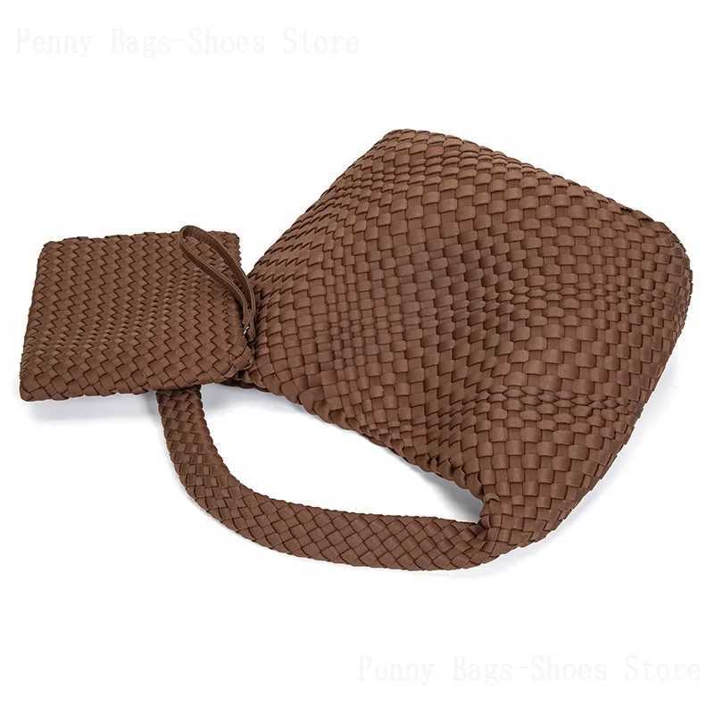 2025 New Pure Handmade Woven Bag Waterproof Large Capacity Versatile Underarm Shoulder Bag Commuting Out College Style Z250219