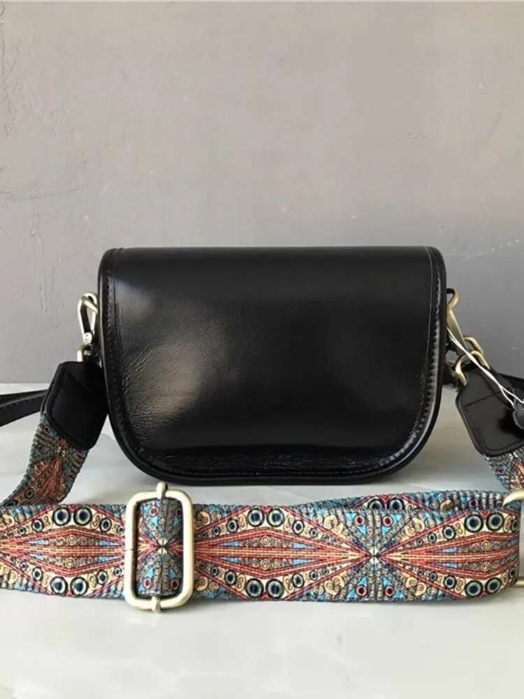 Retro Design Hasp Cowskin Saddle Women Wide Strap Single Shoulder Crossbody Bag Office Ladies Solid Genuine Leather Bags