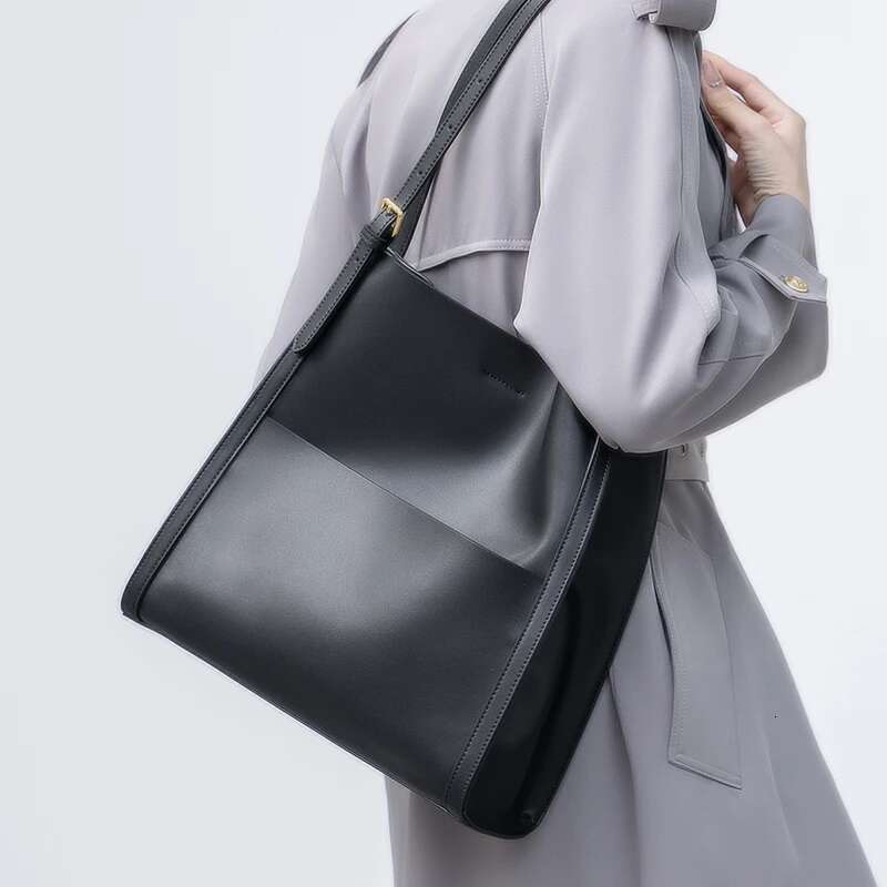New Women Fashion Bag Female Shoulder Bags Lady Soft 100% Cowhide Genuine Leather Niche Design Tote Casual Bucket Handbag