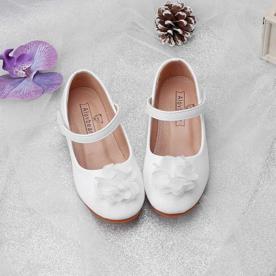 Childrens shoes in spring and autumn new girls white Pearl flower Princess shoes fashion high heels wear-resistant and non-slip X250220