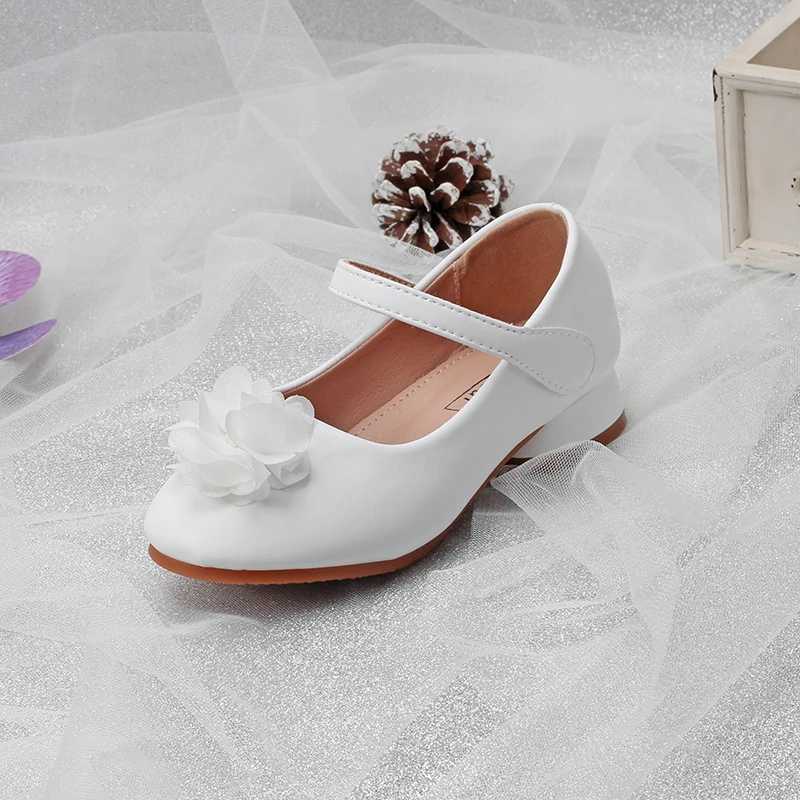 Childrens shoes in spring and autumn new girls white Pearl flower Princess shoes fashion high heels wear-resistant and non-slip X250220