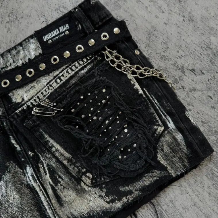 Y2k Gothic Shorts Vintage Women Hole Rivet Rhinestones Hip Hop Emo Girl Tassels Anime Pants Sexy Summer Denim Mini Shorts 250219