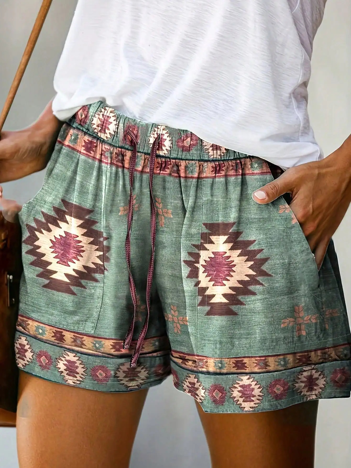 Womens Western Ethnic Resort Style Retro Casual Summer Geometric Pattern Printed Shorts 250219