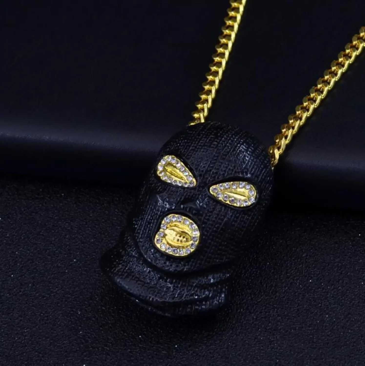 Hot Design Shiny Rhinestone Mask Pendant Necklace Hip Hop Anti-terrt Hood Necklace for Men Women Trend JewelryXJ250219
