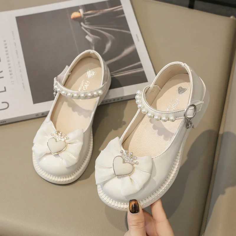 Sweet Children Princess Shoes 2024 Elegant Love Crown Bow Childrens Leather Shoes Fashion Girls Pearl Single Shoes Mary Janes X250220