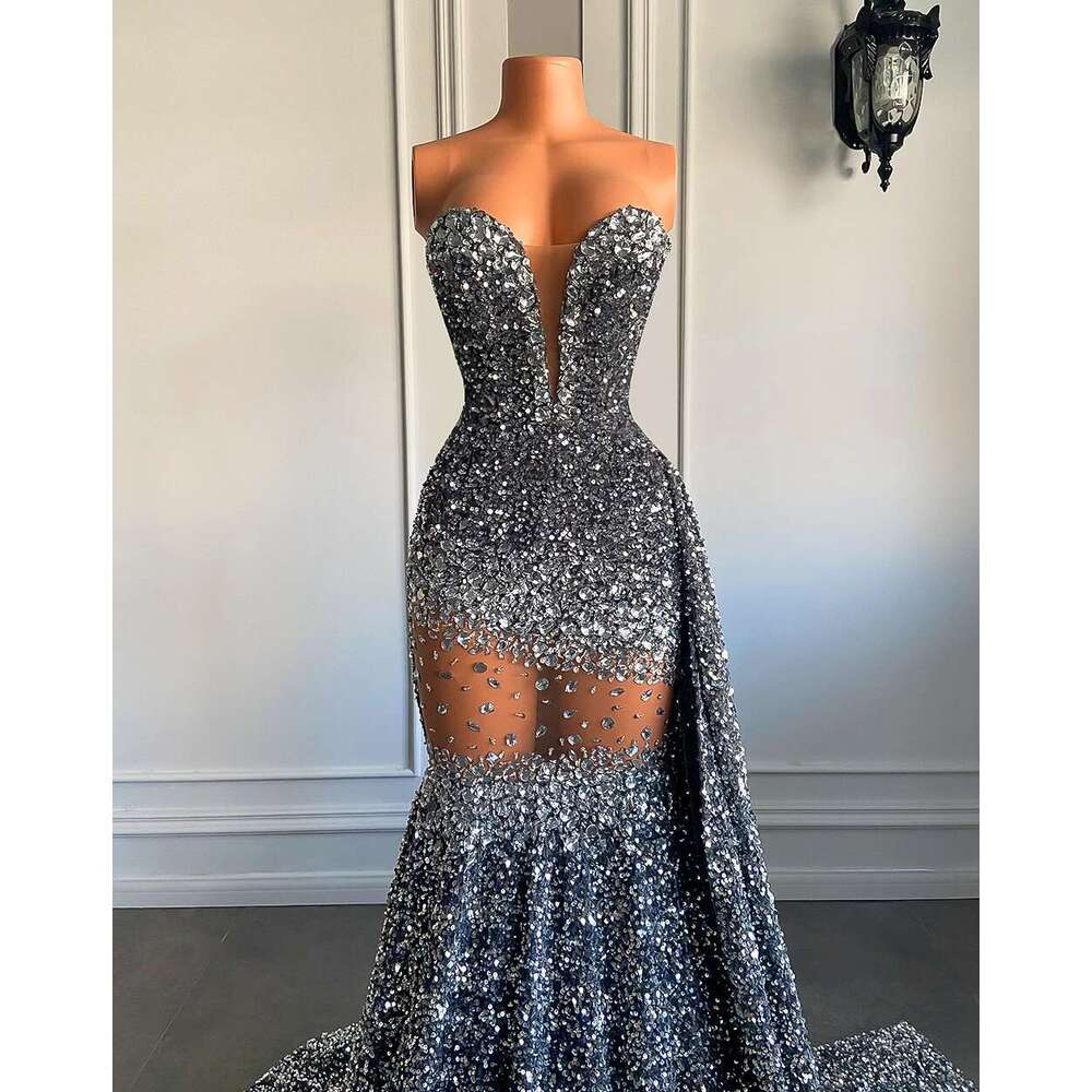 Long Bright 2025 Silver Diamond Crystals Black Girl Sequins Mermaid Ball Gowns With Side Train prom