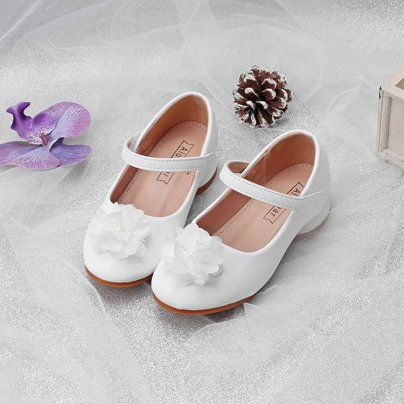 Childrens shoes in spring and autumn new girls white Pearl flower Princess shoes fashion high heels wear-resistant and non-slip X250220