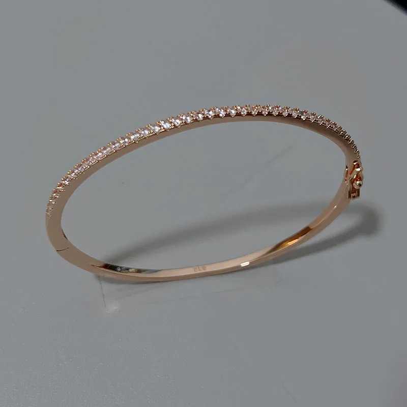 Bangle Hot Brand Pure 925 Sterling Silver Jewelry For Women Spikes Steam-punk A row Zircons Bangle Wedding Jewelry Around Rivet Bangle J250217 23TIZ