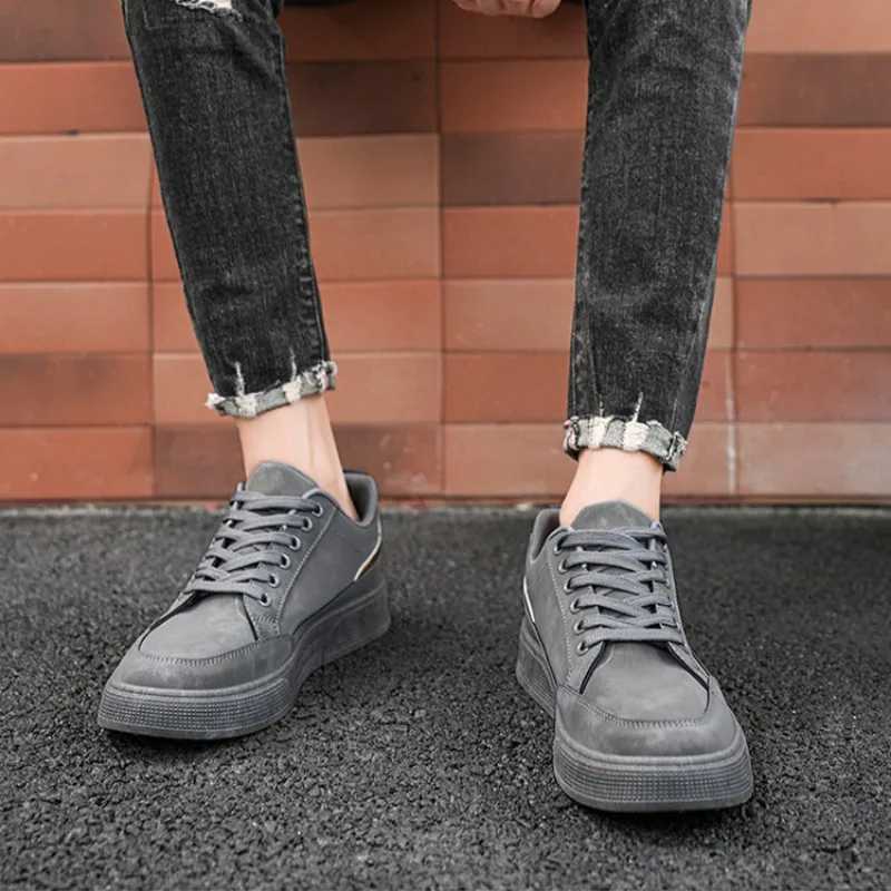 Sneakers Male Casual Board Shoe Gray Chunky Mens Vulcanize Shoes Fashion Sale Social ic Original Non-leather Shoes MaleC250219