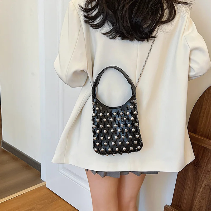Women Bag Fashion hollow out chain shoulder bag small crossbody beach 250218