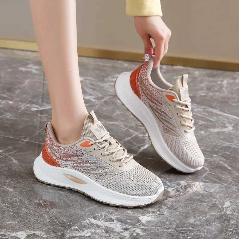 Spring Women New Mesh Lightweight Sports Breath Lace Up Fitness Comfortable Thick Soled Casual Running Shoes Tenis MasculinoC250304
