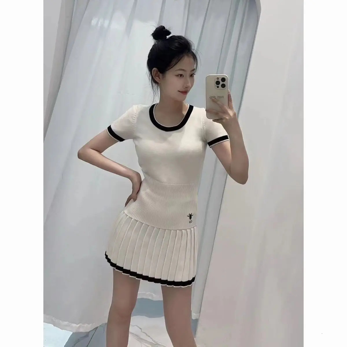 Two Piece Set For Women Summer Korean Slim Round Neck Short Sleeveless Knitted Vest Short High-Waist Pleated Skirt 250220