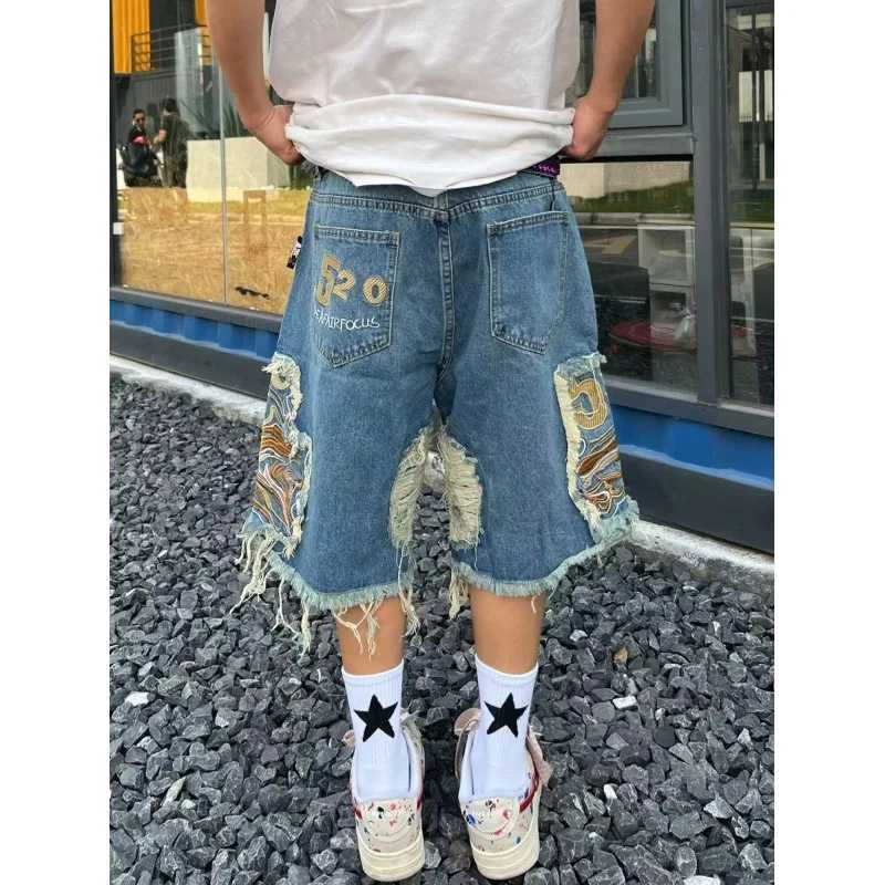 New Hip Hop Gothic Ripped Denim Shorts for Men and Women Casual Baggy Sweatpants Oversized Letter Embroidered Five Quarter Pants X250220
