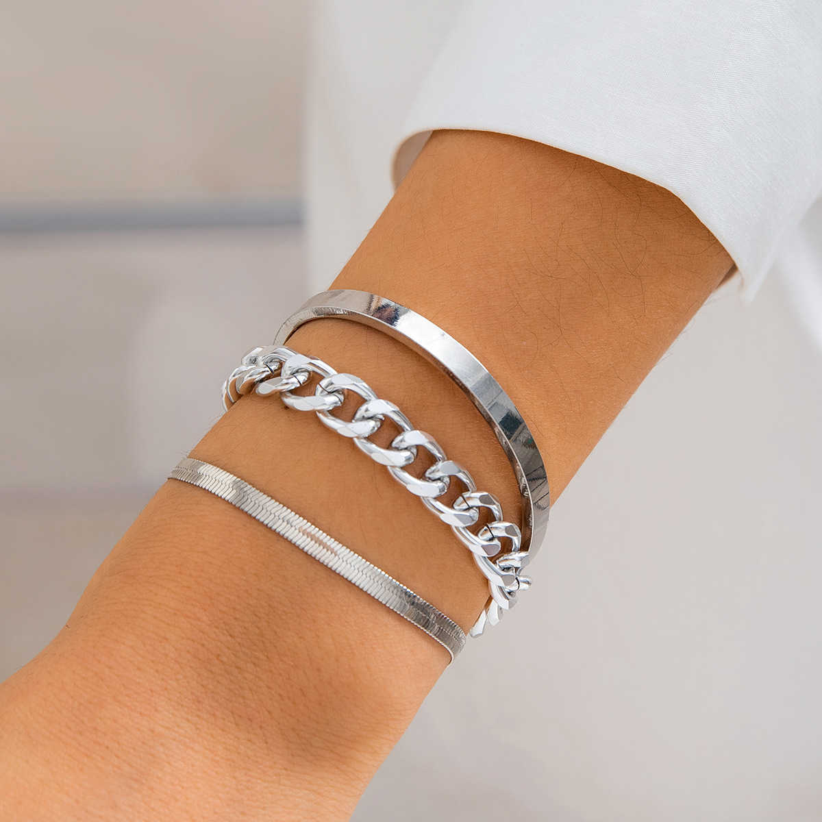 Charm Bracelets Metal snake bone chain smooth bracelet Brelet womens punk metal thick chain bracelet set H25220