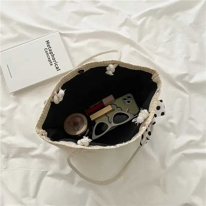 New Style Straw Braided Silk Scarf One-shoulder Handbag Ladies Large-capacity Fashion Simple Handbags Summer Travel Beach Bag Z250219
