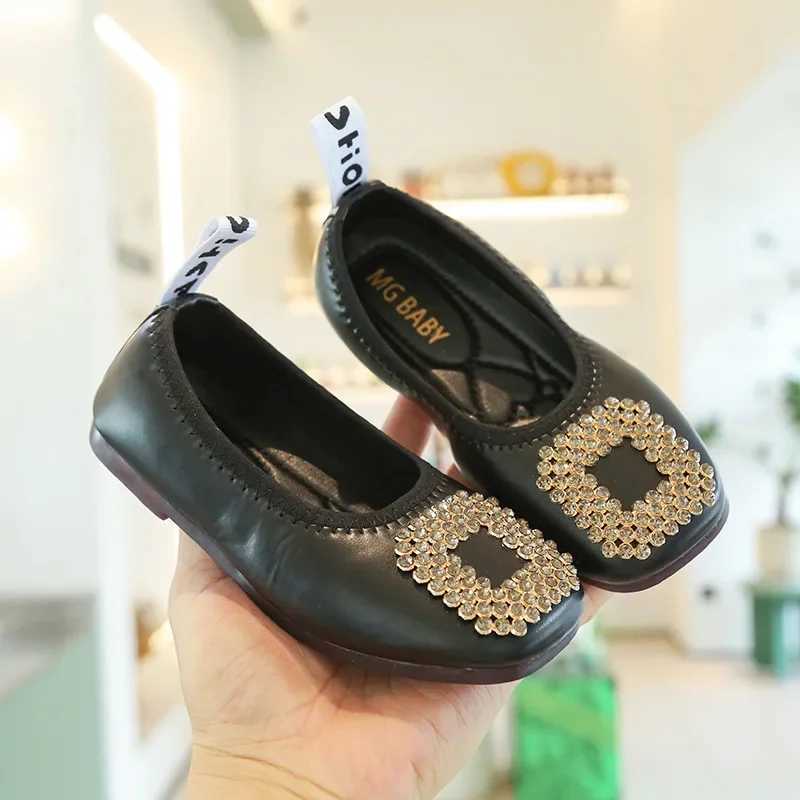 Size 21-35 Womens Loafers Soft and Flexible Flat Shoes Childrens Slippers Water Diamond Metal Charm Childrens Princess Shoes X250220