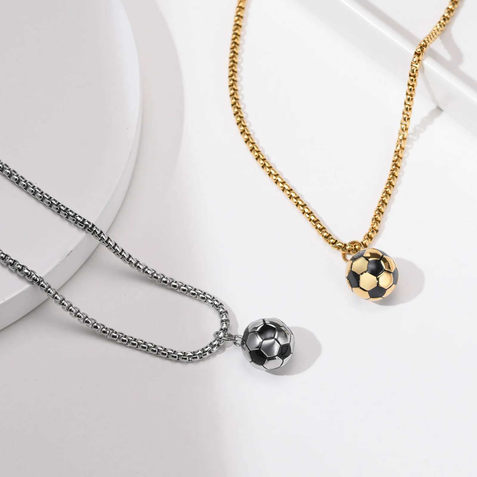 Vnox 3D Football Necklaces for Men Solid Stainl Steel Casual Scoocer Pendants Sports r Boys GiftsXJ250219