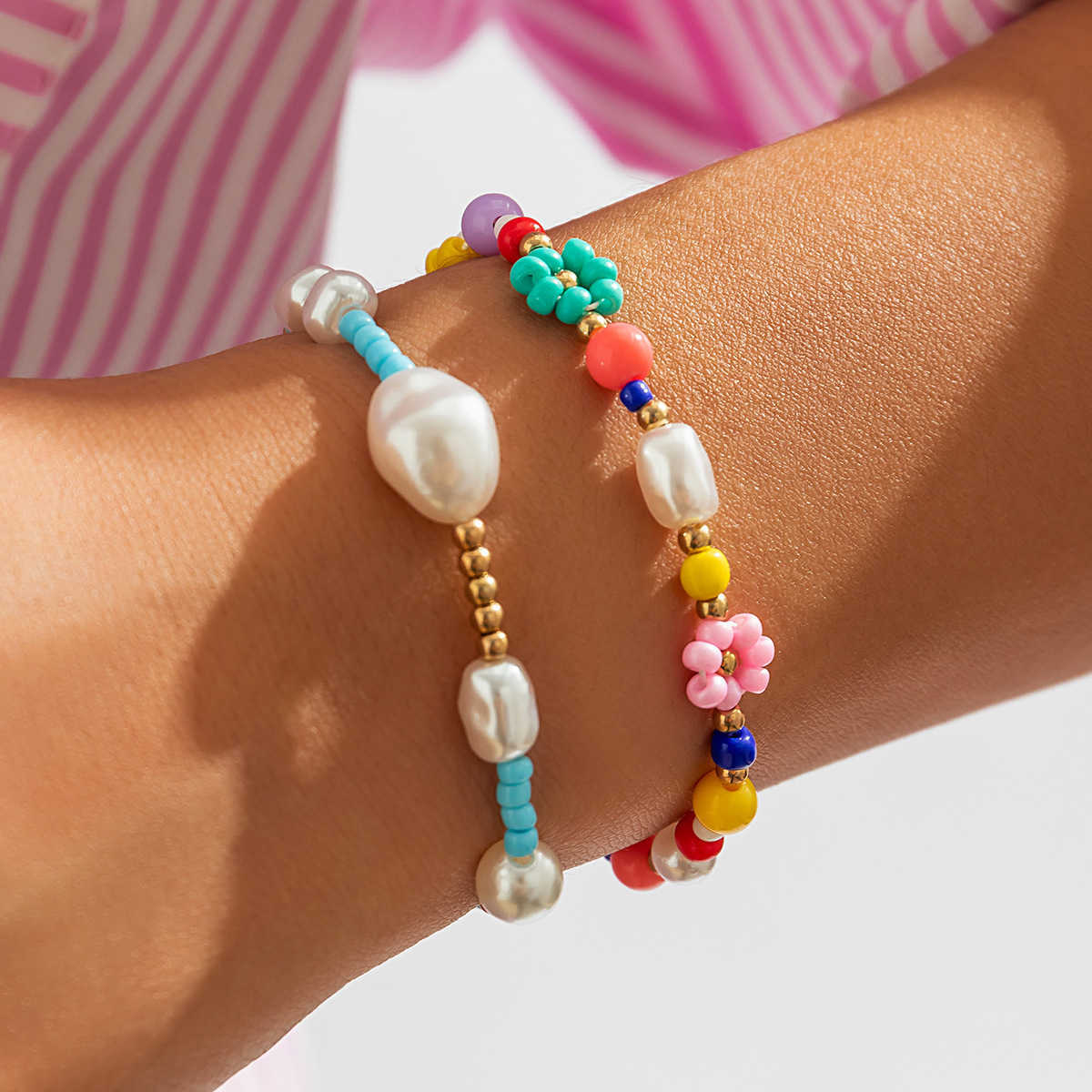 Charm Bracelets Simple and Fresh Rice Bead Set Bracelet Beach Color Weaving Elastic Sweet and Cool Handmade H25220