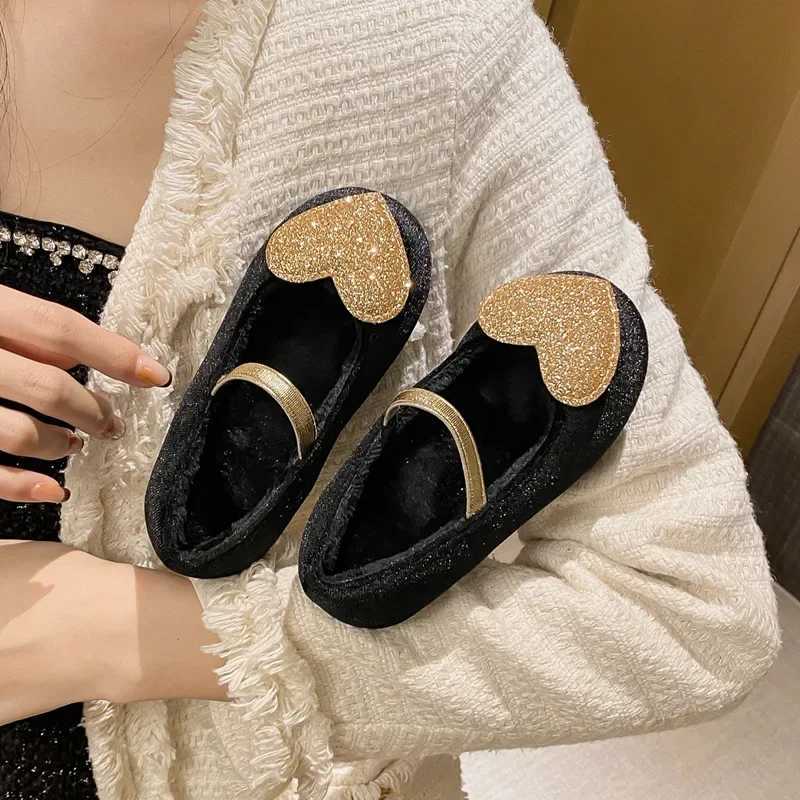 Girls Shoes 2023 Winter Childrens Fashion Brand Mary Jane Dress Ballet Princess Apartment Childrens Warm Fur Heart Shining Soft Sole X250220