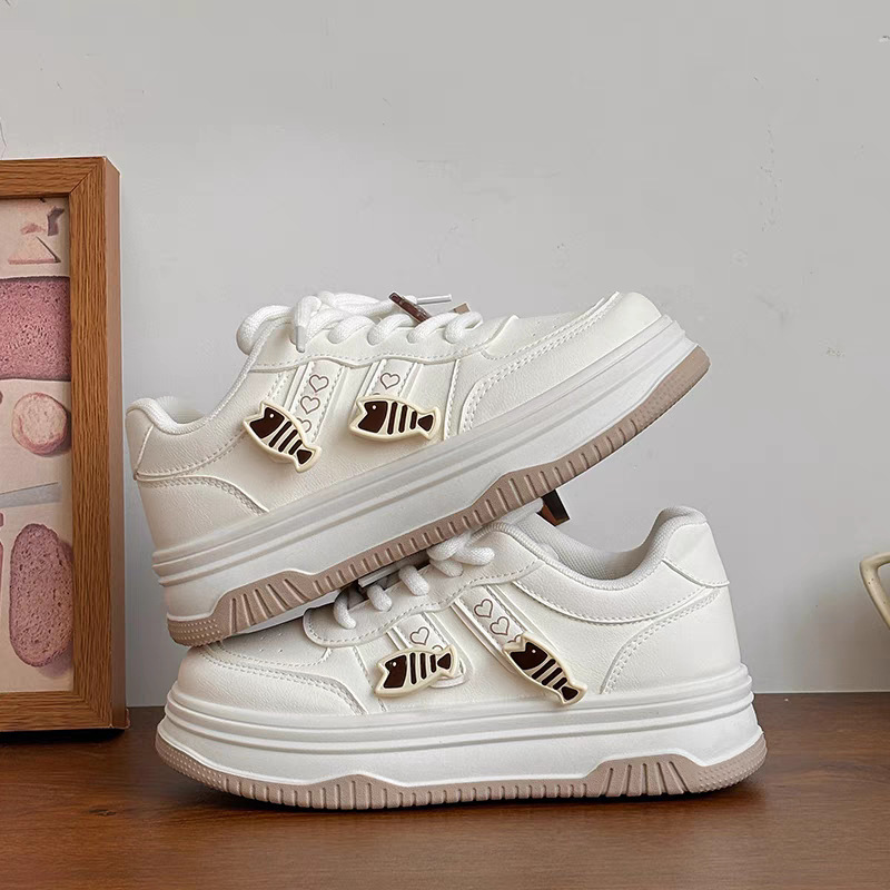 Milk Like Fashionable White Female Designer Shoes For Autumn 2025 New Multifunctional Mesh Breathable Sports Shoes Casual Thick Soled Women's Boa