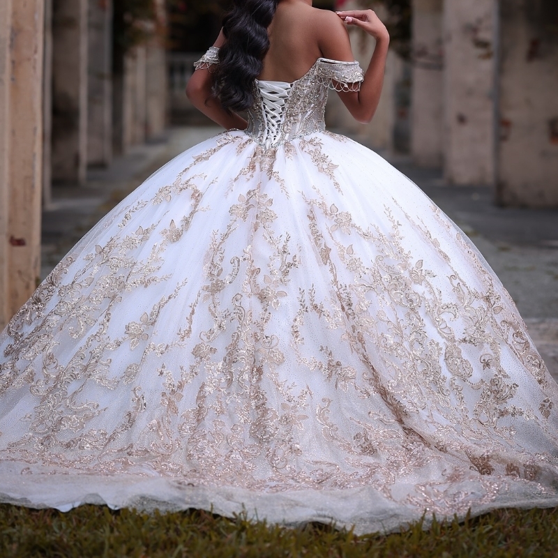 Champagne Shiny Quinceanera Dresses Ball Gown Off Shoulder Appliques Lace Beading Crystal Tull Sweet 16 Dress Vestidos 15 Anos