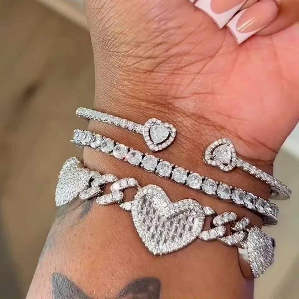 Iced Out Bling Opened Heart Charm Bracelet Gold Silver Color CZ Hearts Bangle For Women y Jewelry 250213