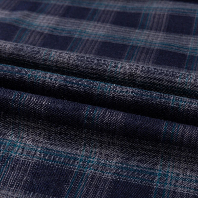 2024 mens flannel shirt long sleeved pure cotton soft formal brushed single pocket comfortable casual and fashionable plain weave 250220