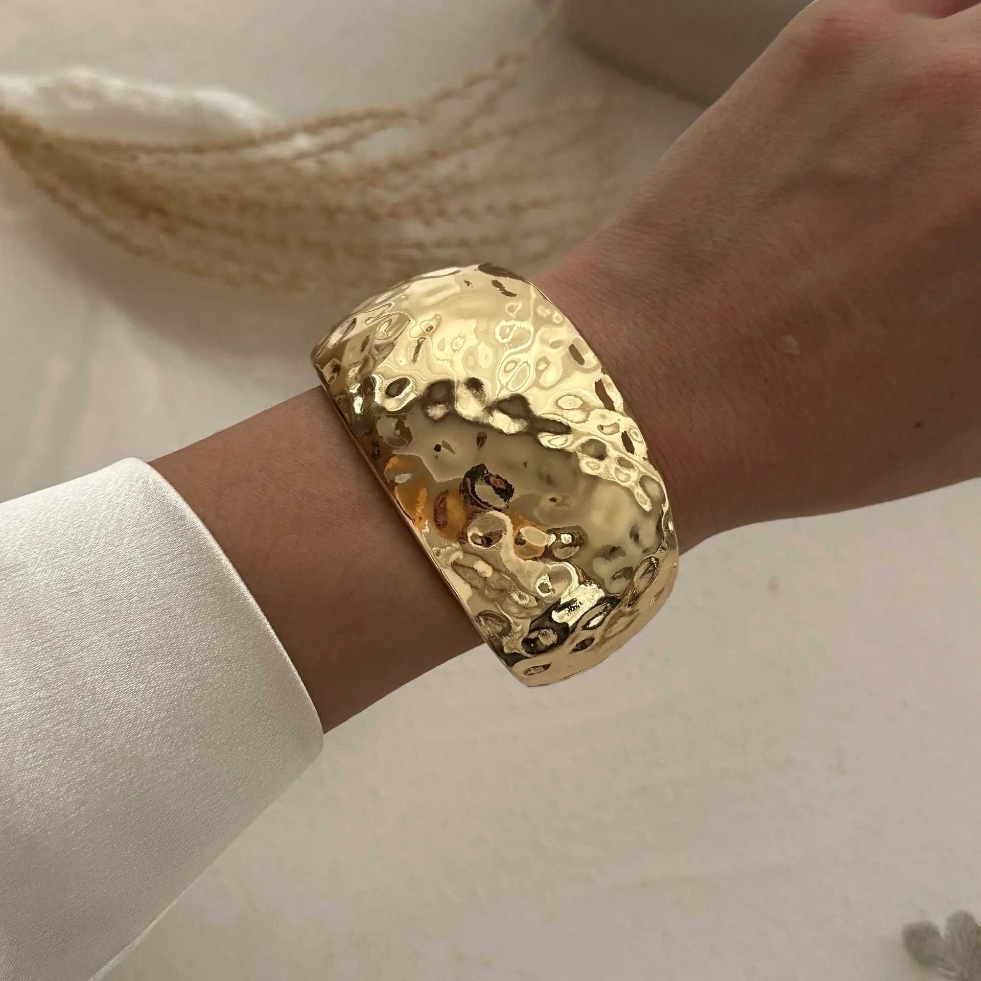 Punk Hip Hop Water Drop Cuff Wide Bangles Vintage Gold Silver Color Geometric Spring Bangles Bracelets Stainl Steel JewelryXJ250219