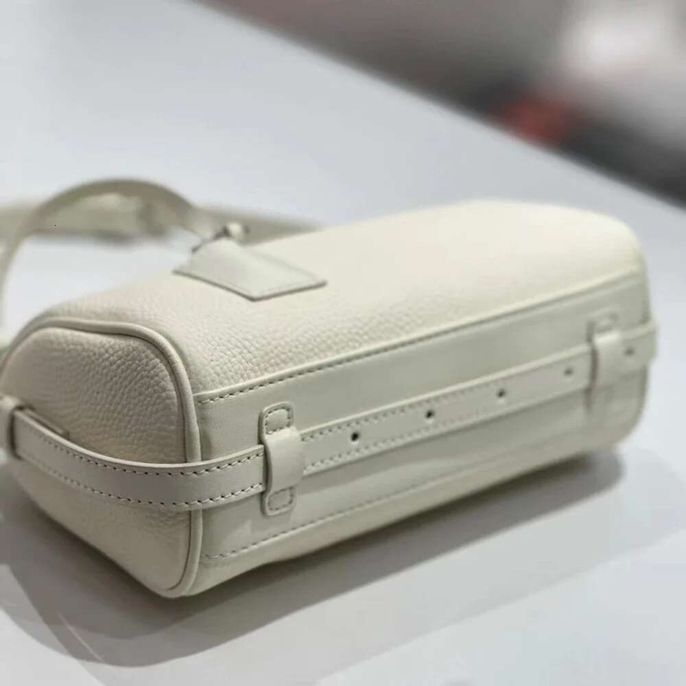 Classic Barrel-Shaped Round Flap Purple Small Real Cowhide Leather Women Shoudler Bag Leisure Phone Purse