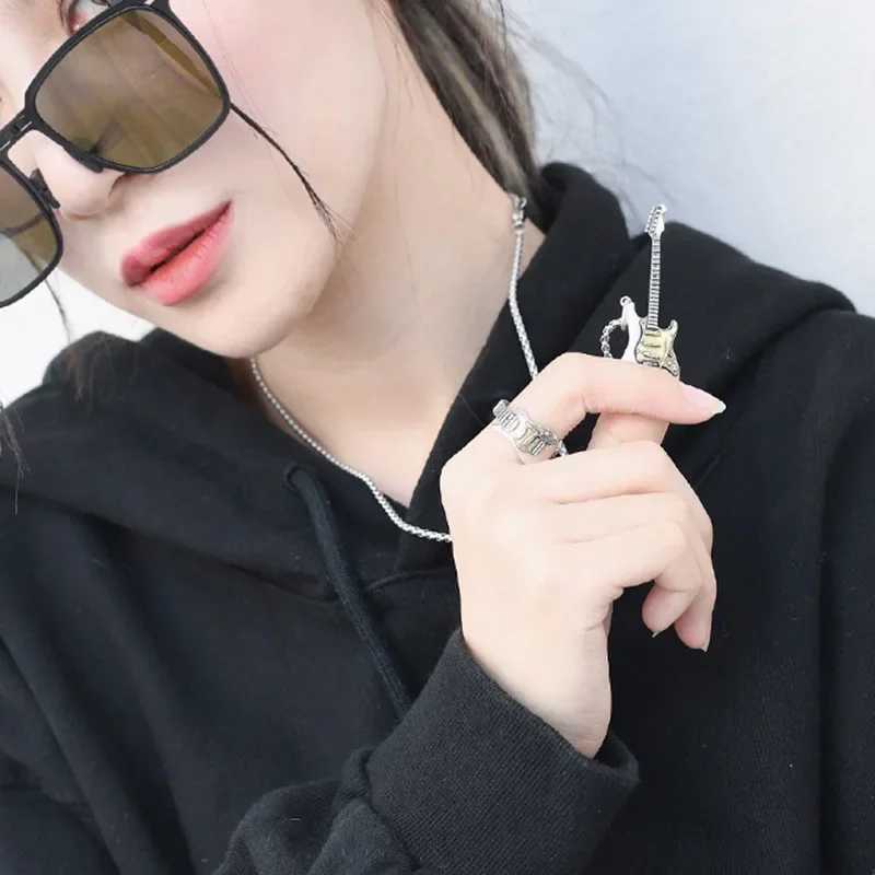 Retro Punk Music Guitar Necklace for Men Personalized Gothic Pendant Fashion Hip Hop Rock Singer Jewelry GiftXJ250219