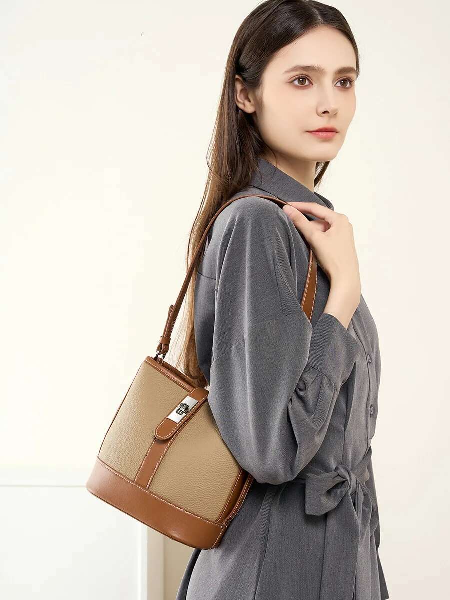 First Layer Cowhide Genuine Leather Bucket Women New Style 2024 Popular Design Portable Commuter Crossbody Shoulder Bag
