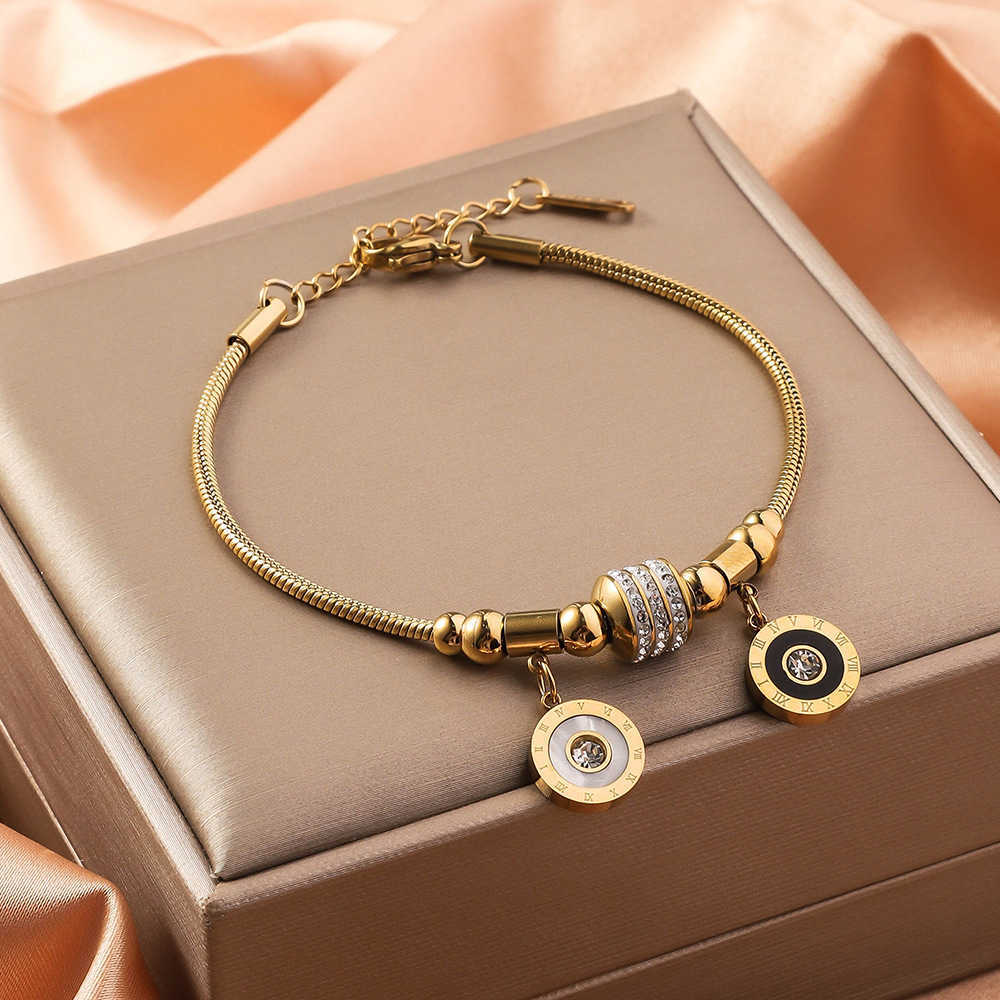 Charm Bracelets Hot selling stainless steel bracelet with five leaf clover inlaid with diamonds 18K vacuum electroplated titanium steel bracelet H2522