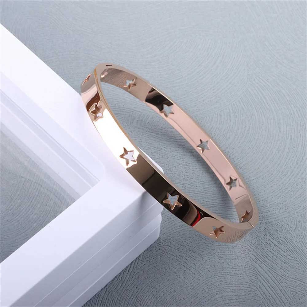 Star hollow Titanium Steel Bracelet For Women Simple Rose Gold Color Men Bracelet Classic Tren Fashion Jewelry AccoriesXJ250219