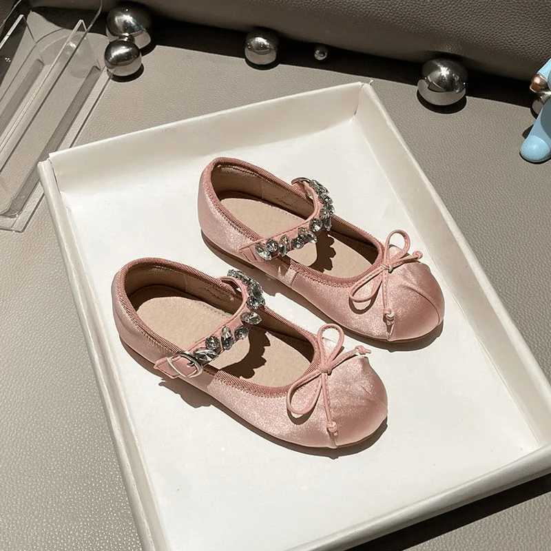 Fashionable baby girl princess Rhinestone silk shoes baby flat ballet shoes soft shoes party performance shoes X250220