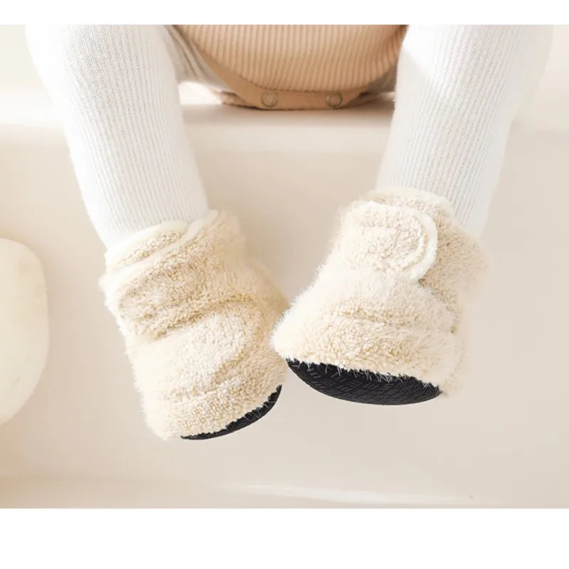 born Baby Boy Girl Winter Fluffy Training Shoes Fleece Inside Infant Toddler Boots Sneakers Soft Casual Chaussure Sock 250219