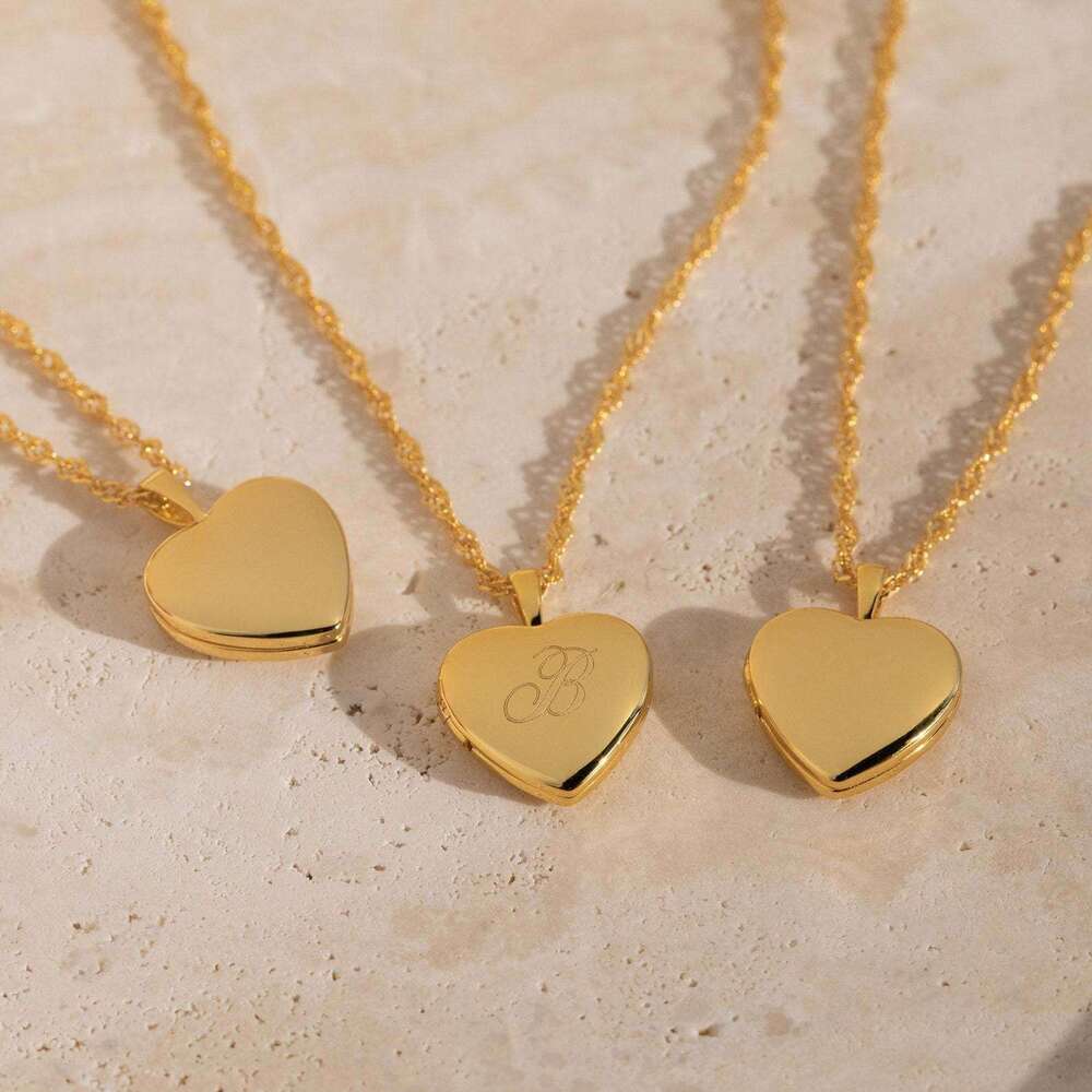 Stainless steel heart-shaped opening and closing photo album oval smooth surface picture box, envelope necklace, plated with real gold for color prese