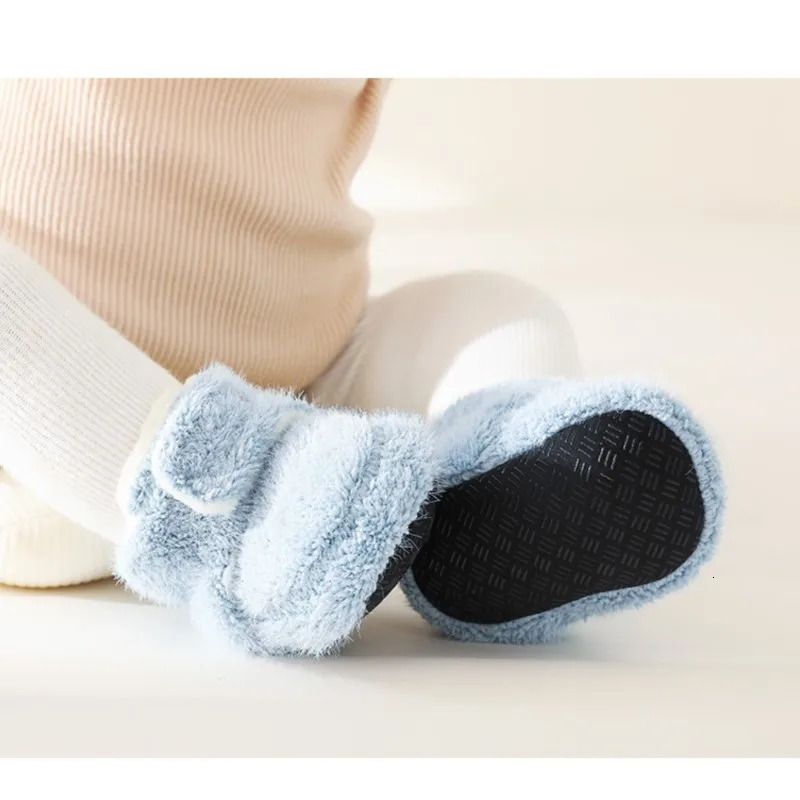born Baby Boy Girl Winter Fluffy Training Shoes Fleece Inside Infant Toddler Boots Sneakers Soft Casual Chaussure Sock 250219