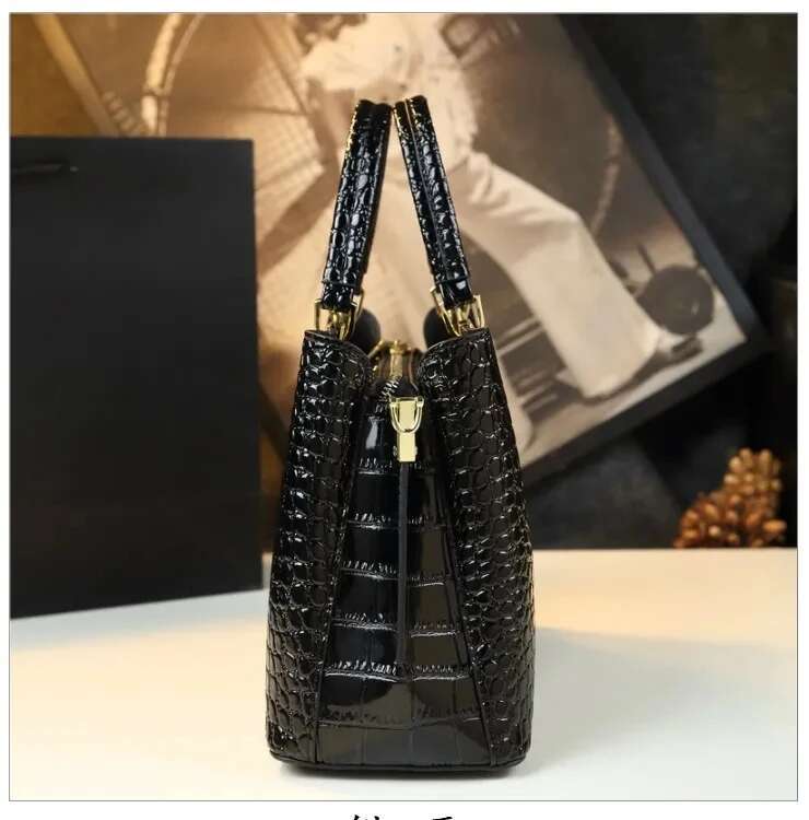 Bags For Women Crocodile Patent Leather Messenger Bag Large Capacity Female Tote 2023 Brand Designer Handbag