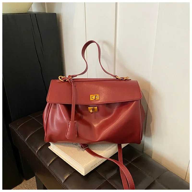 Fashion Large Capacity PU Simplicity Womens Tote Bags Hasp Sewing Thread Crossbody Bags 2025 New Leisure Trend Bolsas FemininasC250219
