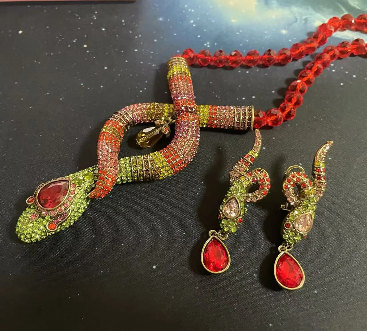 Vintage fashion light red snake necklace for women 250220